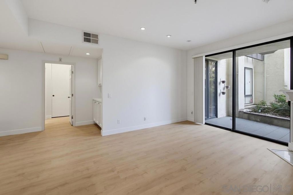 5865 Friars Rd 3104, San Diego, CA 92110 — photo 5