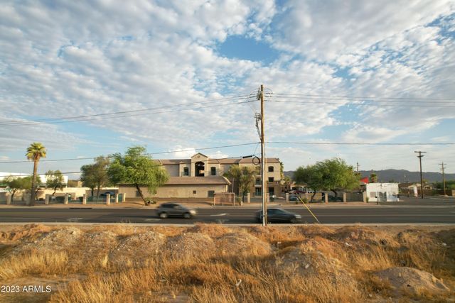 2804 E BROADWAY Road -, Phoenix, AZ 85040