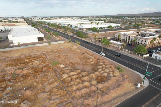 2804 E BROADWAY Road -, Phoenix, AZ 85040