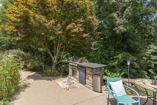3300 Bridle Path Ct, Thompsons Station, TN 37179