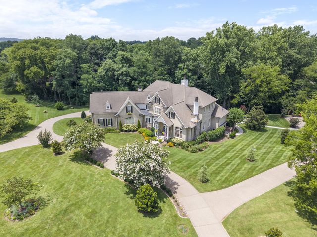 3300 Bridle Path Ct, Thompsons Station, TN 37179