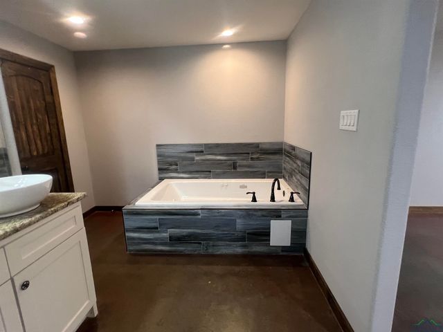 111 Heritage Road, Marshall, TX 75672