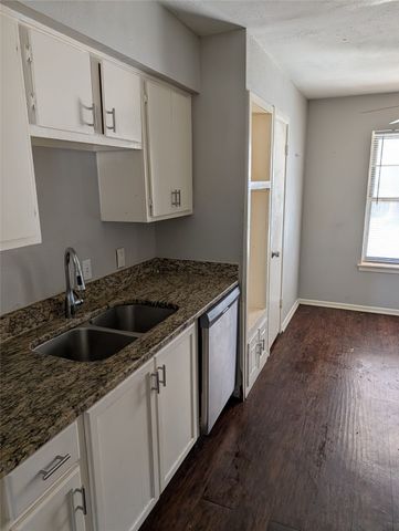 6732 Plantation Road, Forest Hill, TX 76140