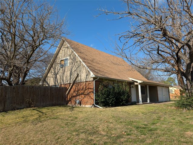 6732 Plantation Road, Forest Hill, TX 76140