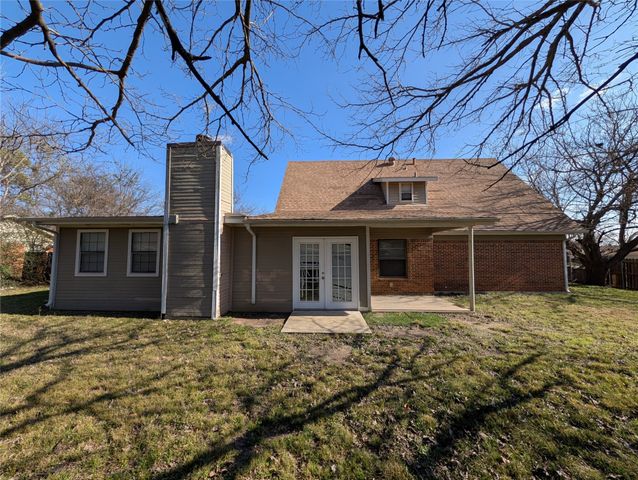 6732 Plantation Road, Forest Hill, TX 76140