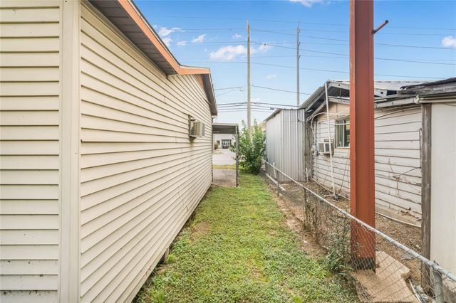 10750 Tanner Road, Houston, TX 77041