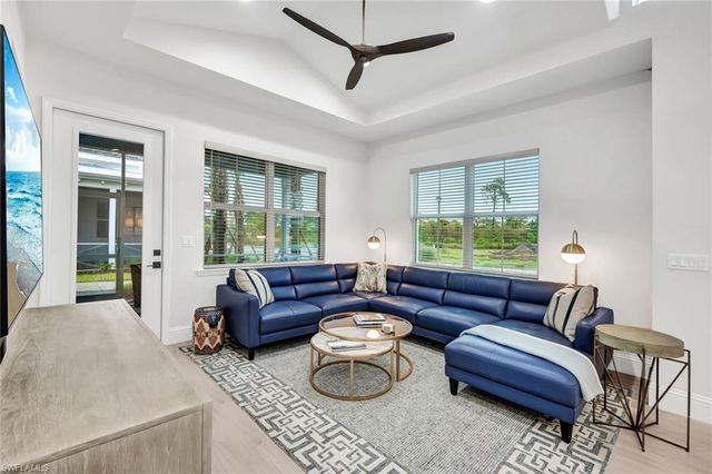 7142 Cayo Coco LN, Naples, FL 34113