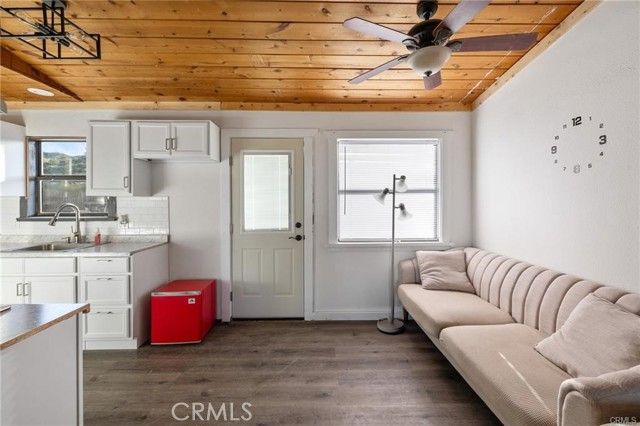 46417 Kings Canyon Road, Lancaster, CA 93536