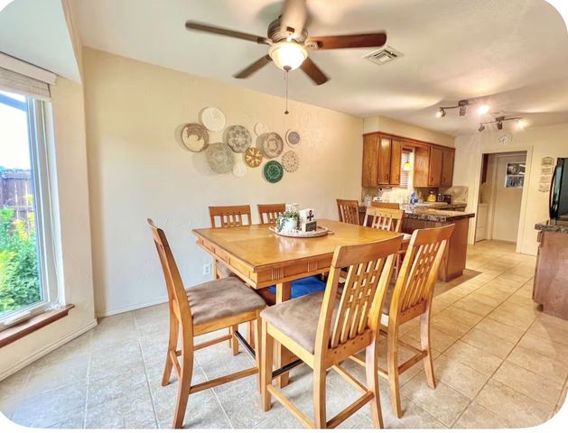 422 granada calle Court, Granbury, TX 76049