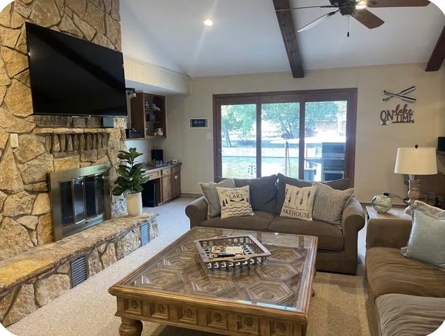 422 granada calle Court, Granbury, TX 76049