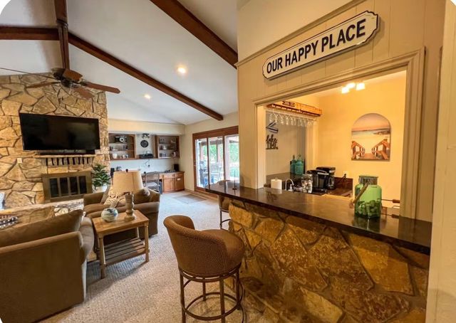 422 granada calle Court, Granbury, TX 76049
