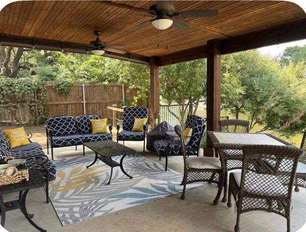 422 granada calle Court, Granbury, TX 76049