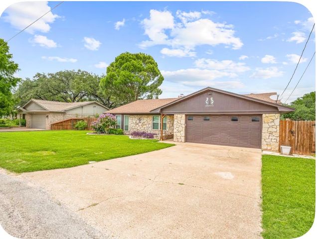 422 granada calle Court, Granbury, TX 76049
