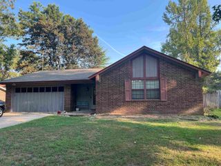 16 Independence Dr, White Hall, AR 71602