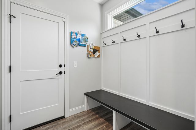 4915 Lakeside Drive, Bettendorf, IA 52722
