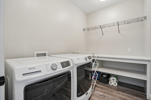 4915 Lakeside Drive, Bettendorf, IA 52722