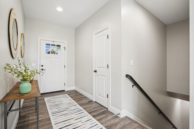 4915 Lakeside Drive, Bettendorf, IA 52722