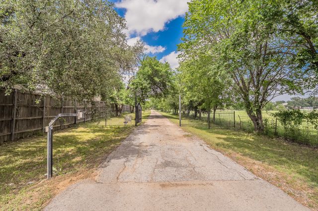 2313 Hickory Creek Road, Denton, TX 76210