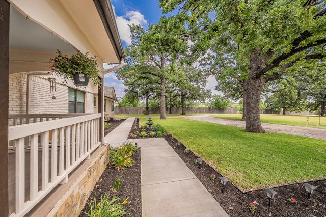 2313 Hickory Creek Road, Denton, TX 76210