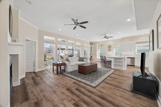 918 Long Reach Drive, Tiki Island, TX 77554