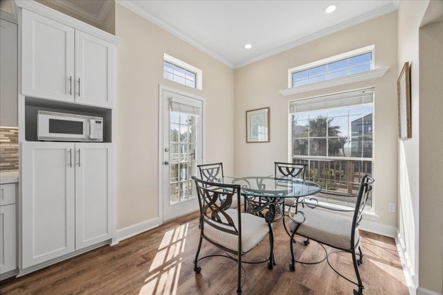 918 Long Reach Drive, Tiki Island, TX 77554