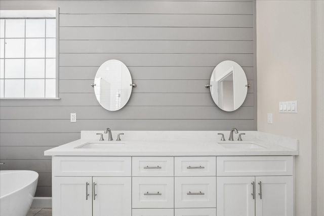 918 Long Reach Drive, Tiki Island, TX 77554