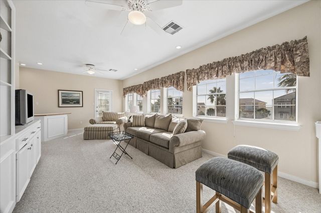 918 Long Reach Drive, Tiki Island, TX 77554