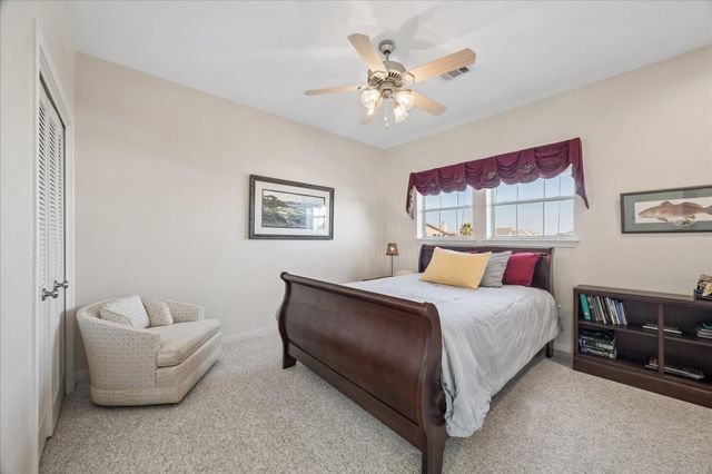 918 Long Reach Drive, Tiki Island, TX 77554