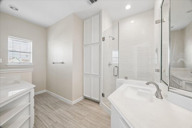 918 Long Reach Drive, Tiki Island, TX 77554