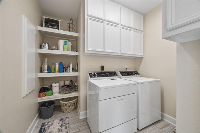 918 Long Reach Drive, Tiki Island, TX 77554