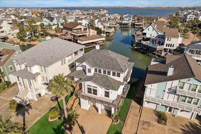 918 Long Reach Drive, Tiki Island, TX 77554
