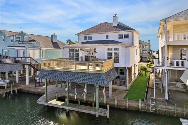 918 Long Reach Drive, Tiki Island, TX 77554