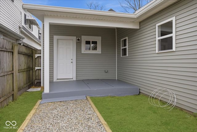 154 W Hendricks Street, Shelbyville, IN 46176