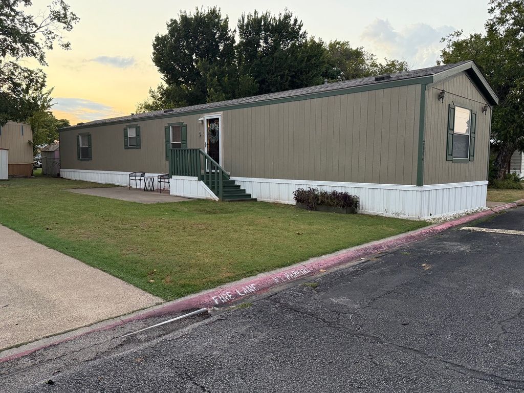2104 Ferndale Lane, Arlington, TX 76006