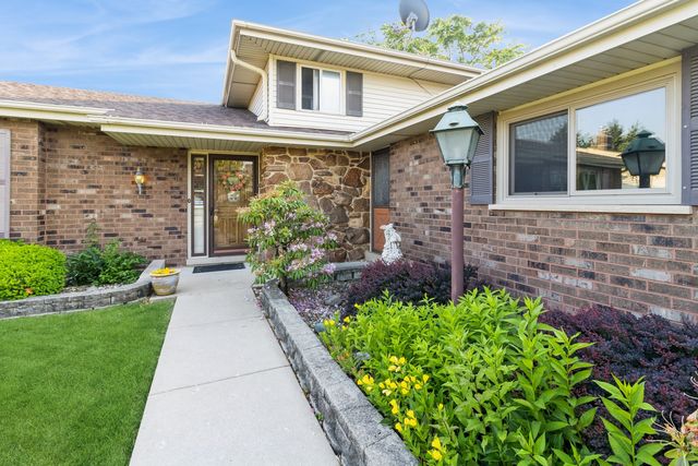 1243 W Byron Avenue, Addison, IL 60101