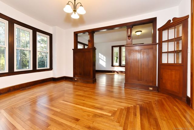 8 Aldens Crossing, East Hampton, CT 06424