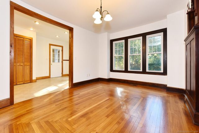 8 Aldens Crossing, East Hampton, CT 06424