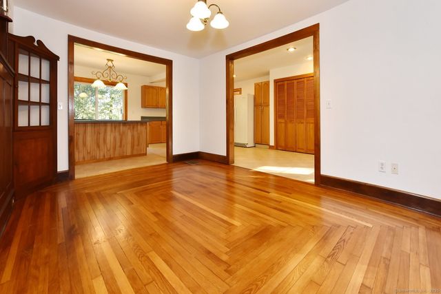 8 Aldens Crossing, East Hampton, CT 06424