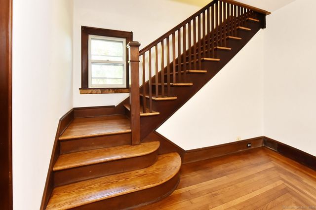 8 Aldens Crossing, East Hampton, CT 06424