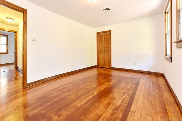 8 Aldens Crossing, East Hampton, CT 06424