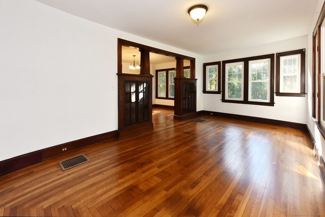 8 Aldens Crossing, East Hampton, CT 06424