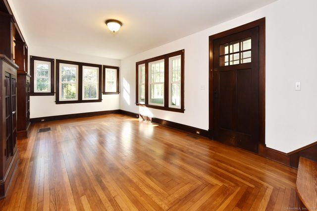 8 Aldens Crossing, East Hampton, CT 06424