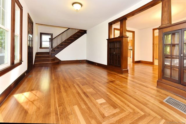 8 Aldens Crossing, East Hampton, CT 06424