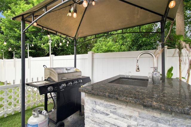 7736 MARBELLA CREEK AVENUE, Tampa, FL 33615