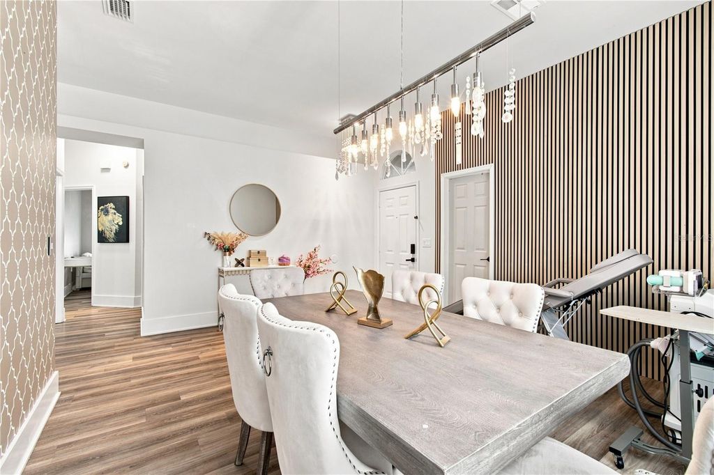 Image 9 of property listing at 7736 MARBELLA CREEK AVENUE, Tampa, FL 33615
