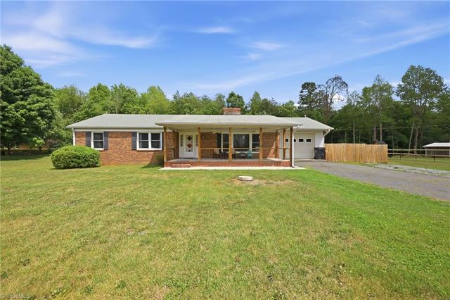 6135 Stanleyville Drive, Rural Hall, NC 27045