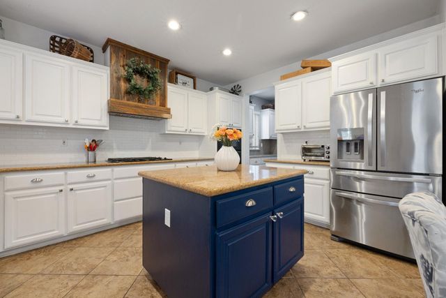 2555 Morgan St, Oakdale, CA 95361