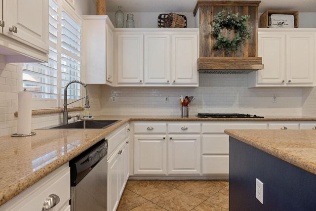 2555 Morgan St, Oakdale, CA 95361