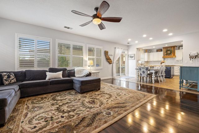 2555 Morgan St, Oakdale, CA 95361