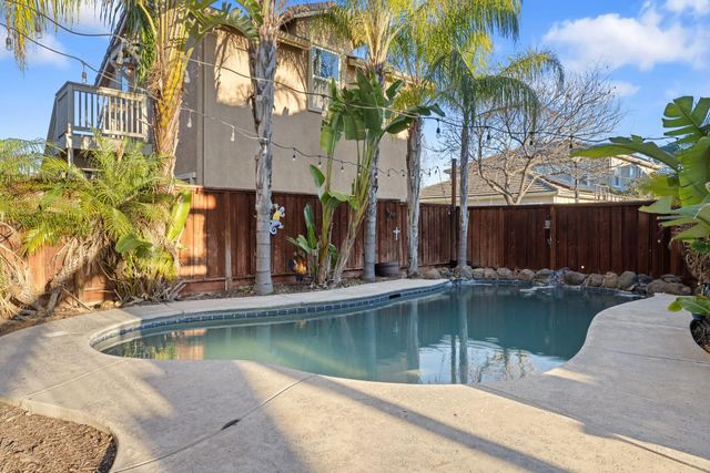 2555 Morgan St, Oakdale, CA 95361